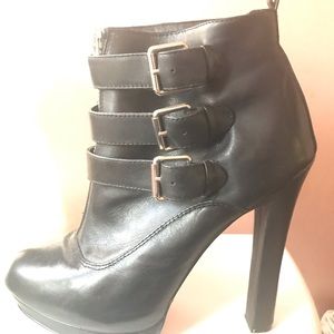 Aldo Women’s high heeled leather  boot